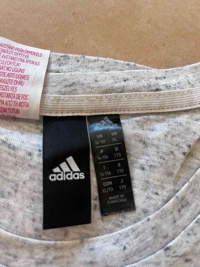 T-shirt adidas gris - photo numéro 2