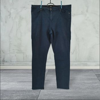 Jean femme T 50( voir mensurations en photo 😊) Yesta