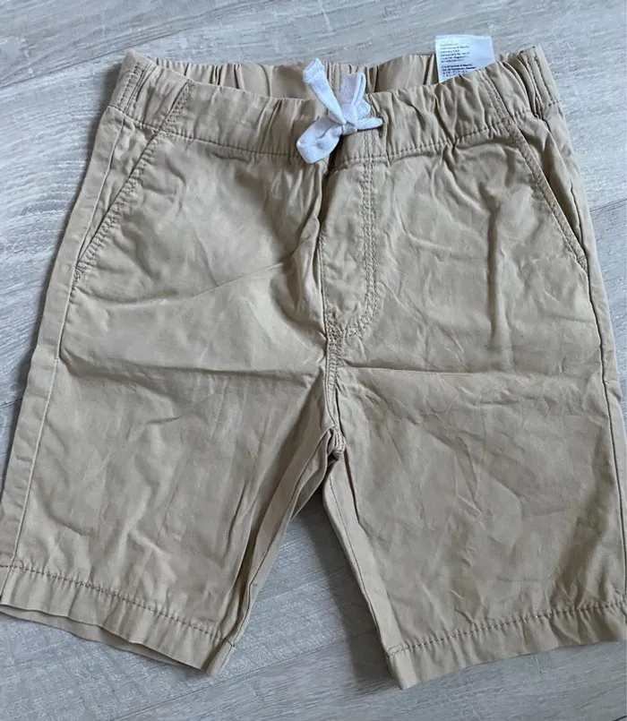 Short beige H&m 4-5 ans