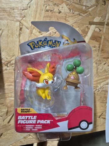 Pokemon 2 figurines battle set feunnec neuf