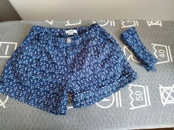 Short fille