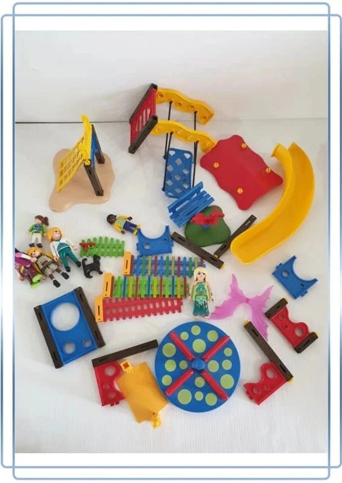 Aire de jeux Playmobil, bon état mais un morceau est cassé
