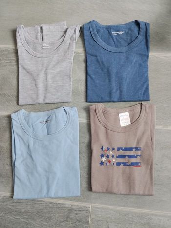 Lot de 4 tricot de corps en 5/6 ans 