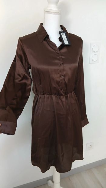 Robe marron satinée Pièces Neuve