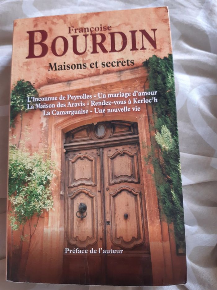 Livre Maisons et secrets