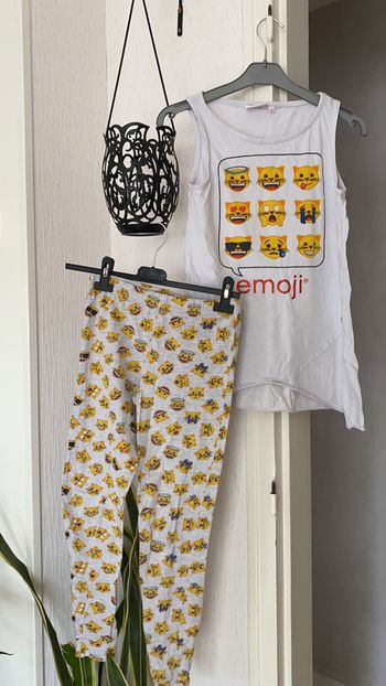 Pyjama emoji