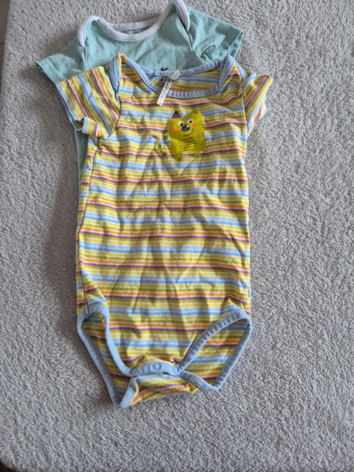 Lot de 2 bodies 12 mois - photo numéro 2