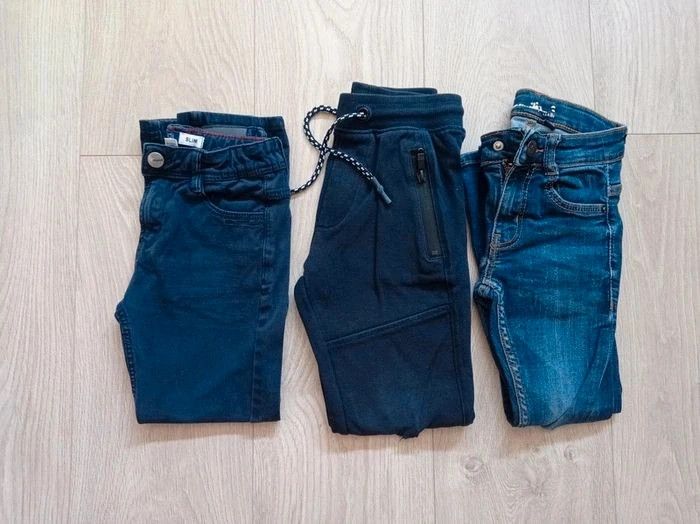 Lot de 2 pantalons skinny et 1 jogging Kiabi et Okaïdi 5 ans