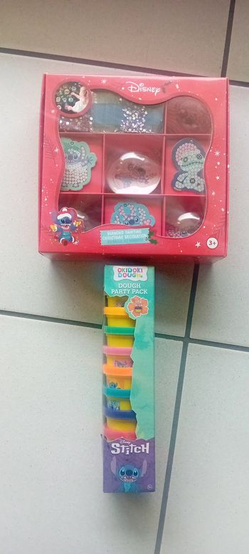 Lot stitch neuf  30% de réduction en ce moment