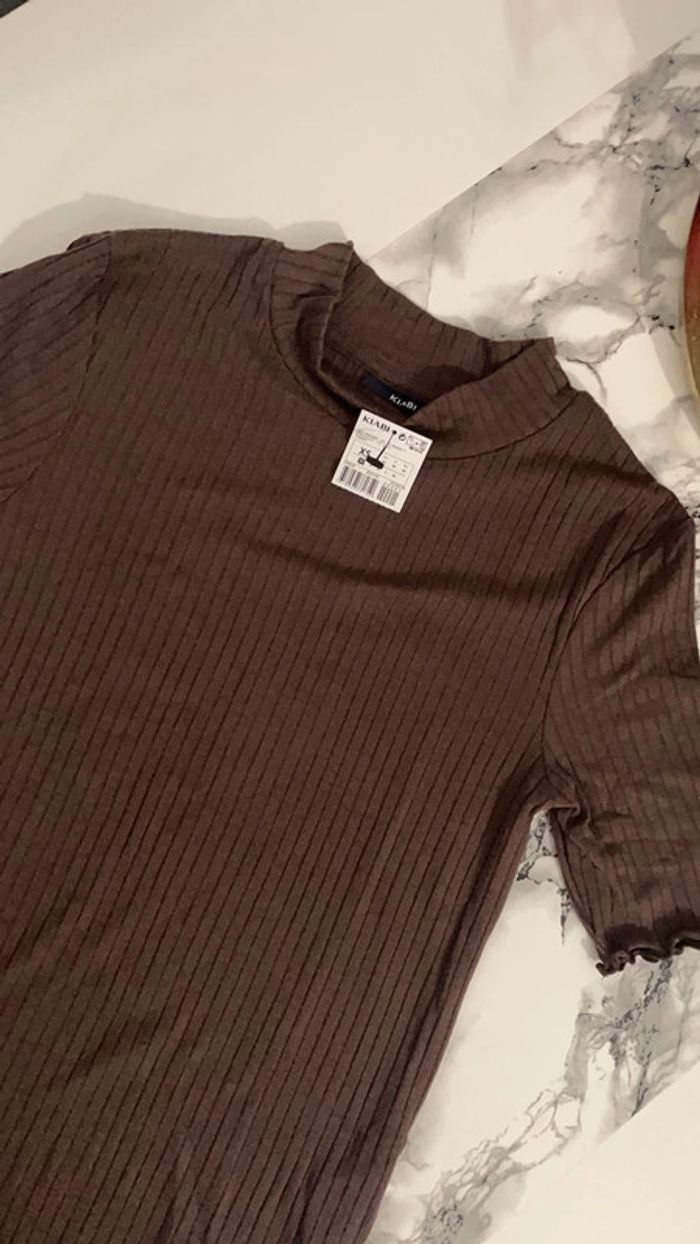 Tee-shirts neuf - photo numéro 3