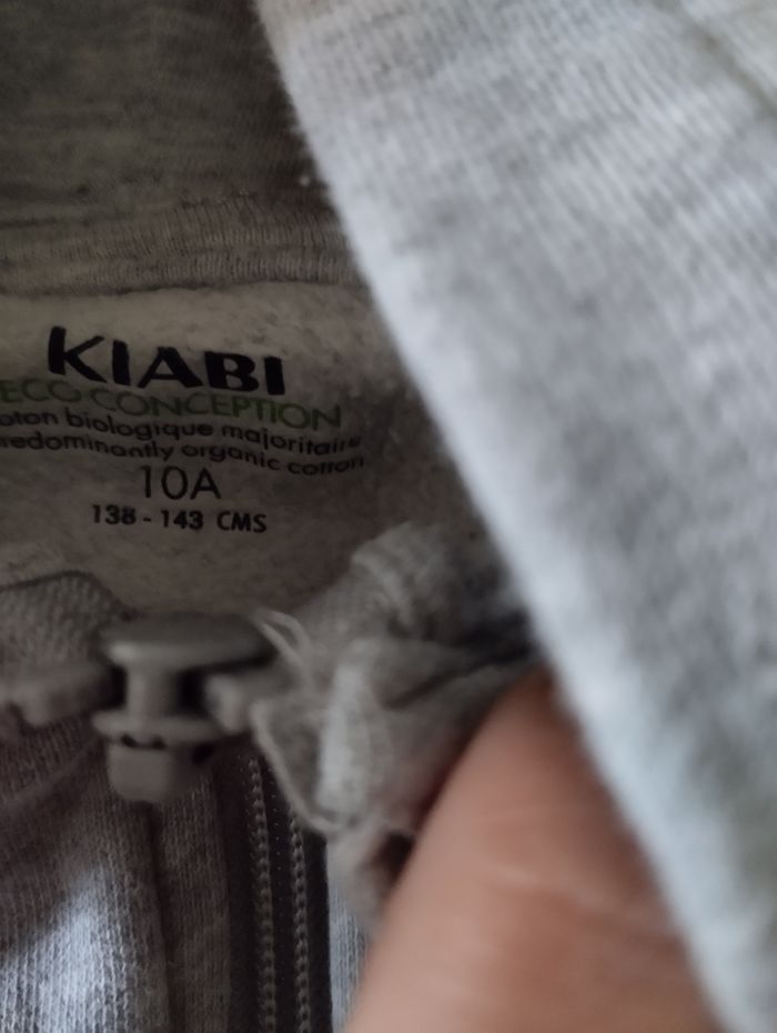 Lot gilets taille 10 ans. - photo numéro 2