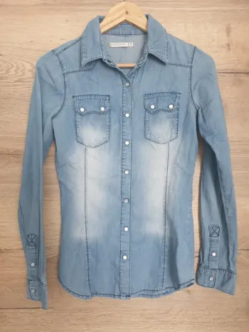 Chemise en jean bleu clair jennyfer