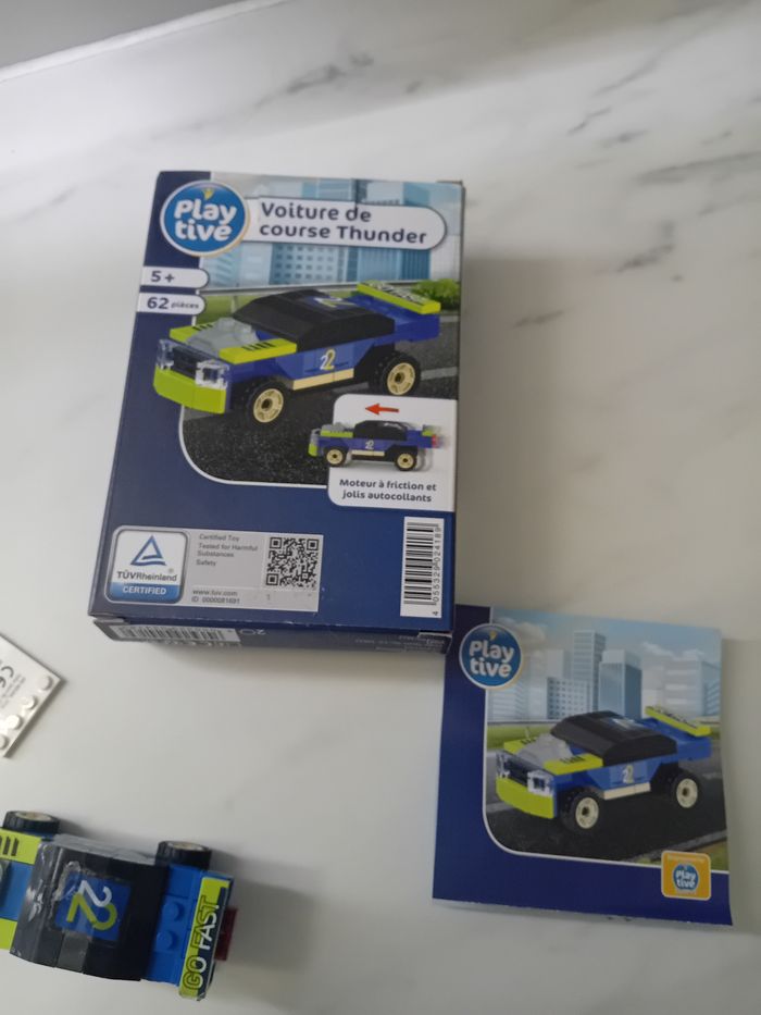 Voiture a construite lego - photo numéro 8