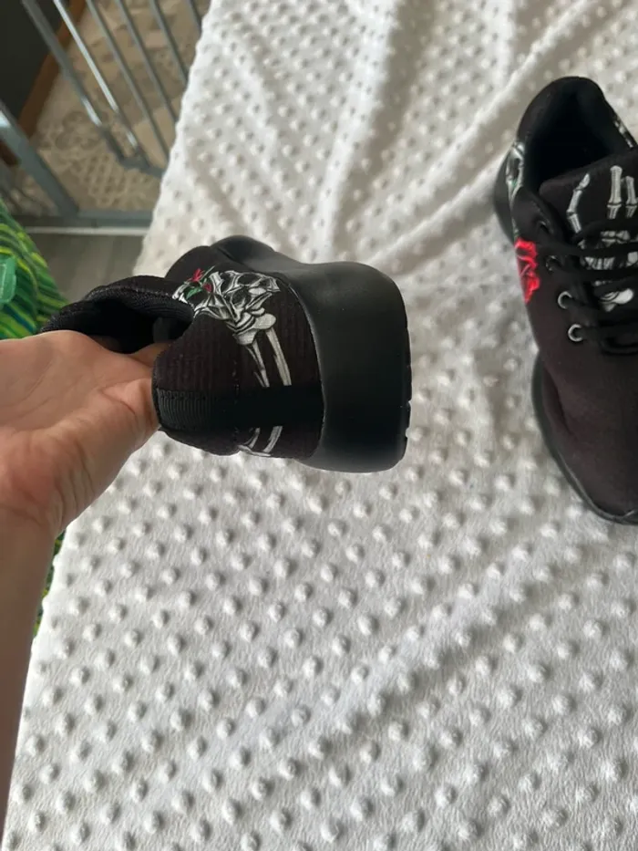 Baskets avec rose neuves (taille 40) - photo numéro 4