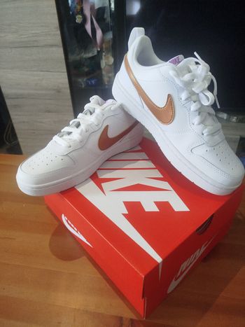 Nike femme/ado court borough low 2 