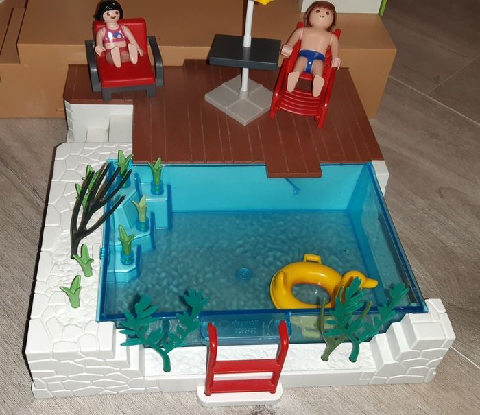 Maison moderne Playmobil avec son studio et sa piscine - photo numéro 3