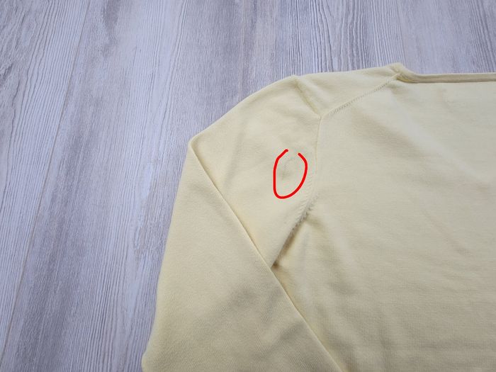 Pull  Tommy Hilfiger jaune – col V – taille M  – Très bon état - photo numéro 7