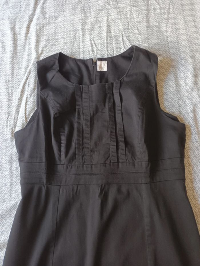 Robe courte noire sans manches - photo numéro 6