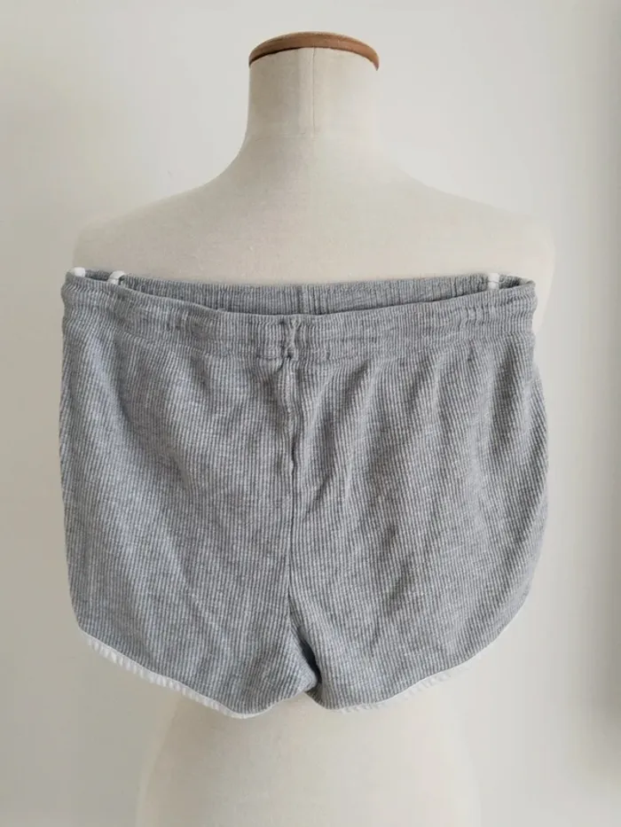 Short gris Primark taille XS - photo numéro 2