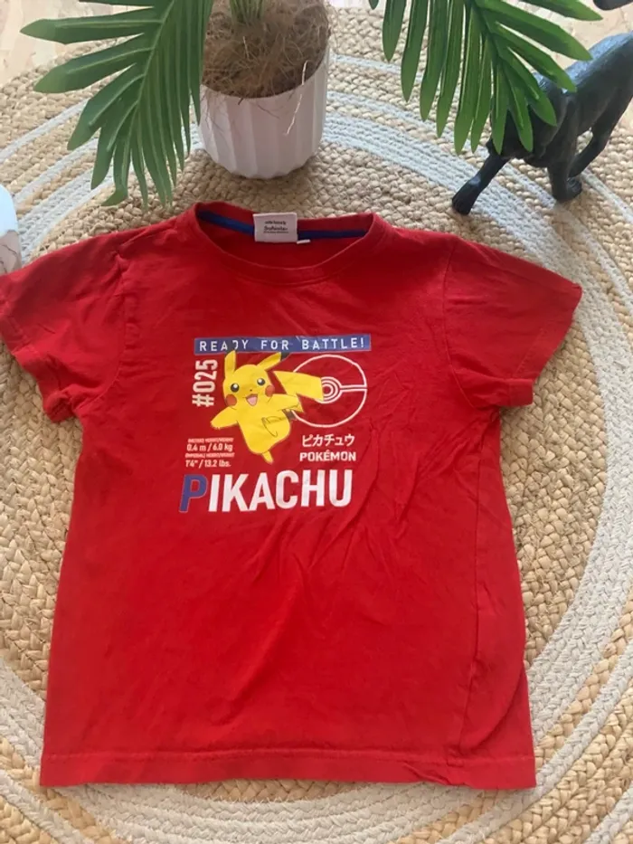 T-shirt rouge pikachu - photo numéro 2