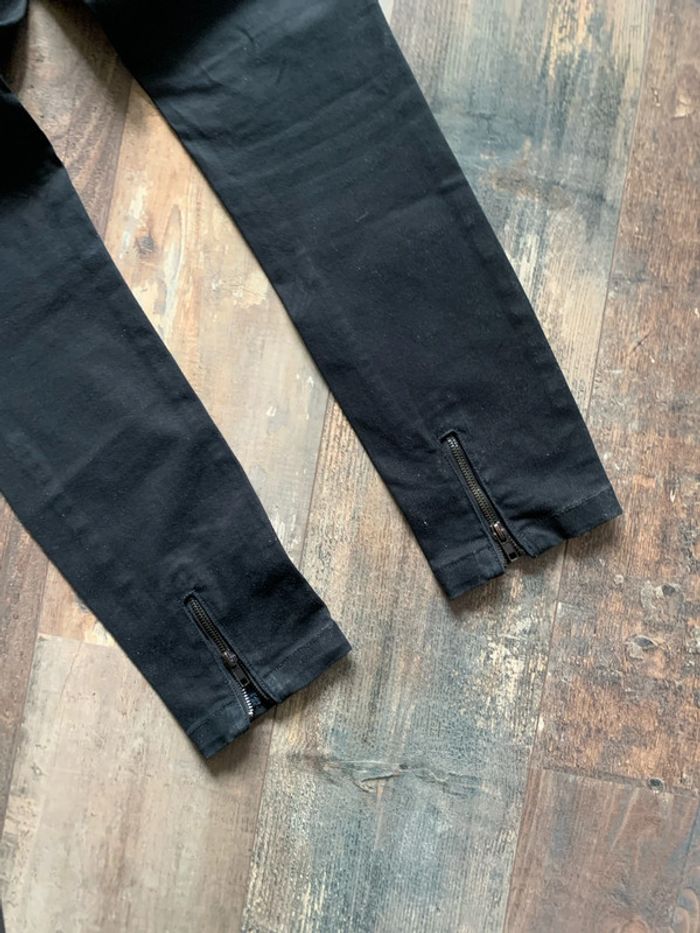 Jeans noir troués jolies poches arrière - photo numéro 7