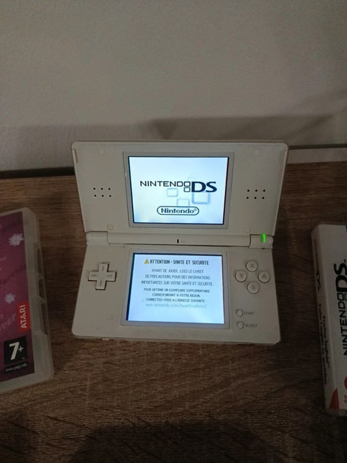 Nintendo Ds Lite blanche - photo numéro 2