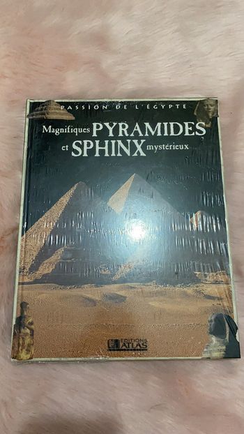 Livre Magnifiques pyramides et sphinx mystérieux Edition atlas