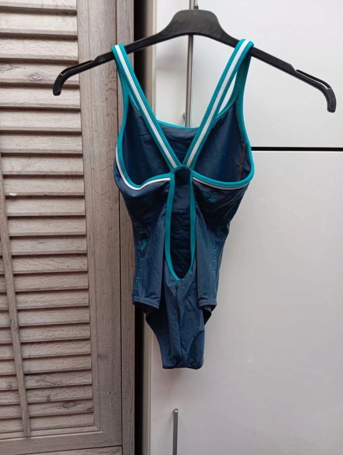 Maillot de bain 1 piece Arena 12-13 ans servi 3 ou 4 fois - photo numéro 8