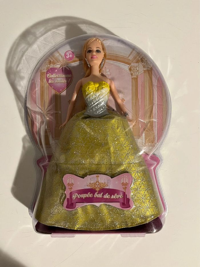 Poupée neuve - photo numéro 2