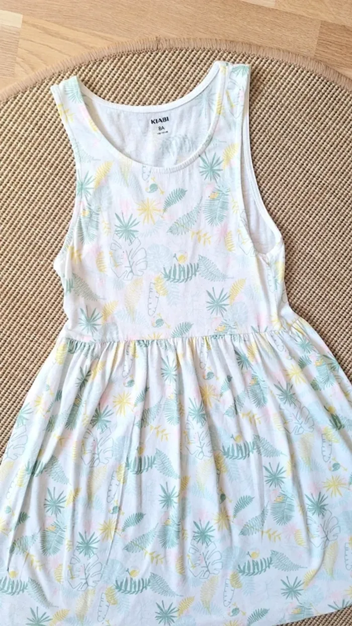 Jolie robe d été motif feuillage en 8 ans - photo numéro 2