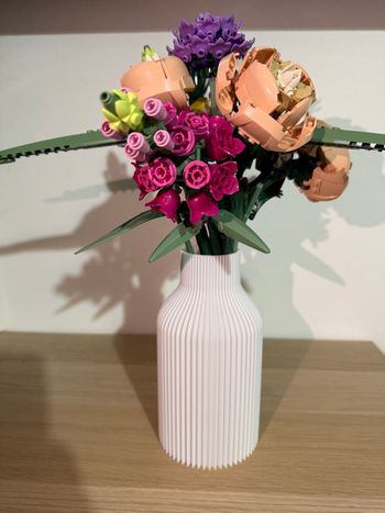 Vase design idéal fleurs lego 3D