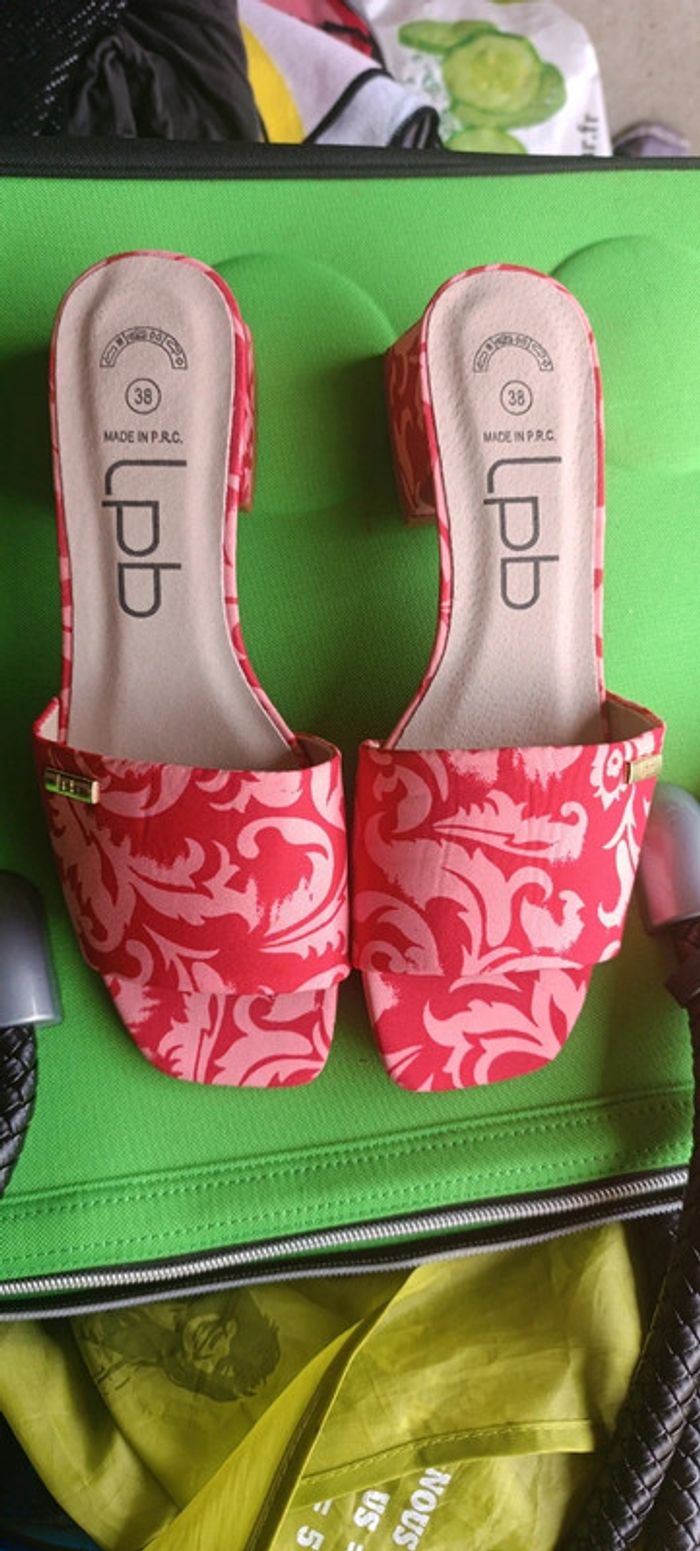 Claquettes chaussures été pointure 38