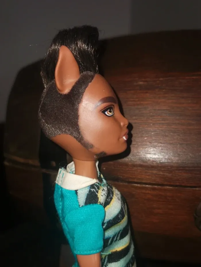 Poupée monster high Clawd wolf. - photo numéro 7