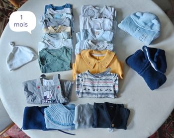 Lot de vêtements complet taille 1 mois 