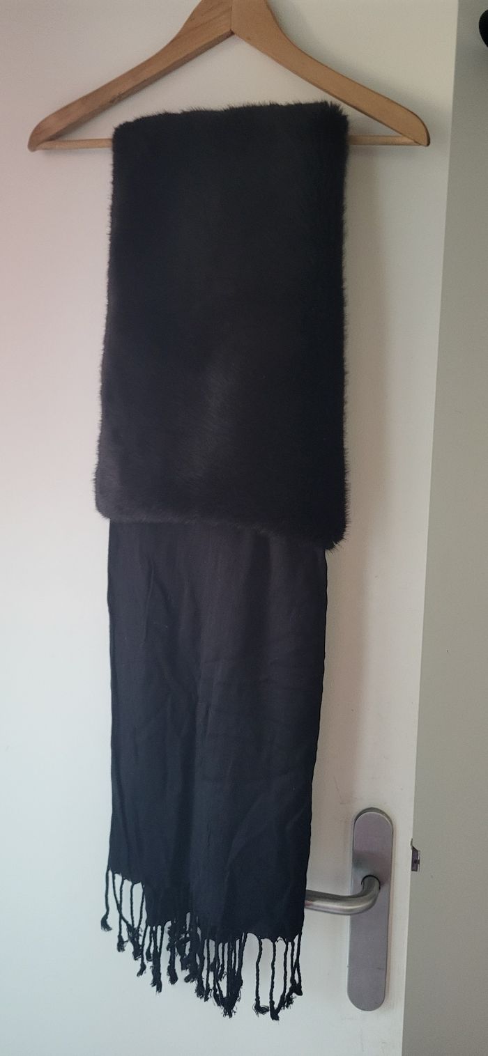 Belle echarpe noire - photo numéro 5