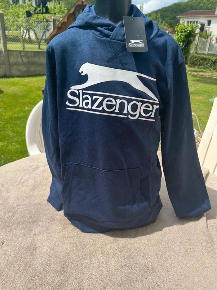 Sweat à capuche slazenger neuf avec étiquette
