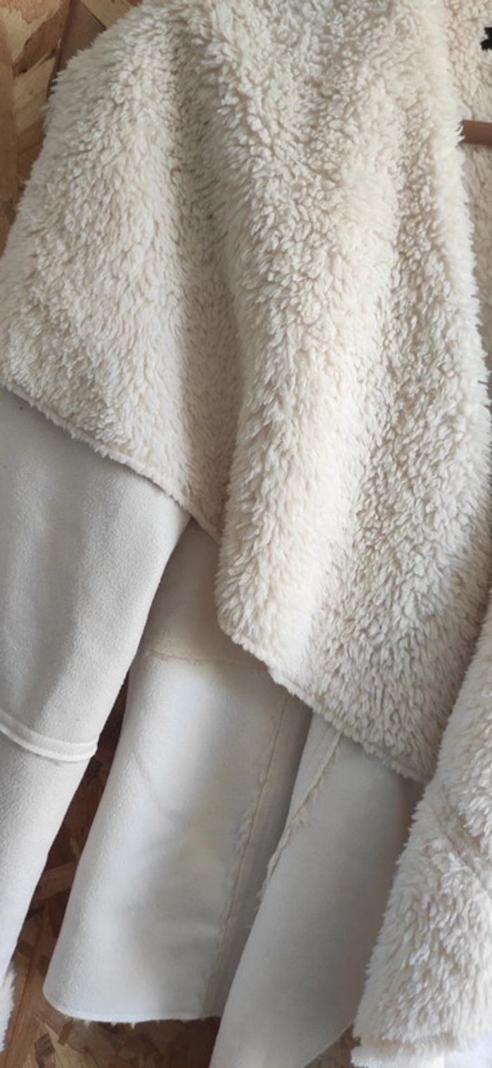 Veste blanche style daim et moumoute - photo numéro 2