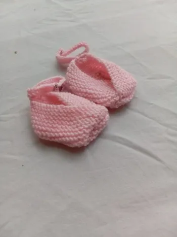 Petits chaussons tricoté 12 mois
