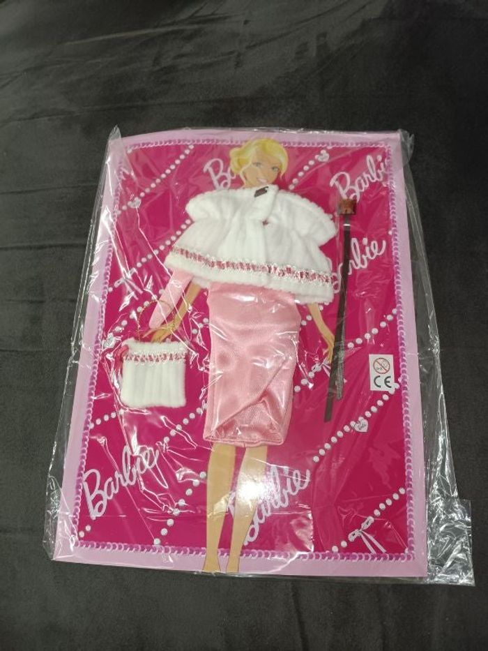 Robe de mes voyages barbie neuf.l Italie