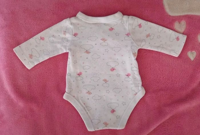 Lot de 2 bodies Baby club taille 1 mois en très bon état - photo numéro 5