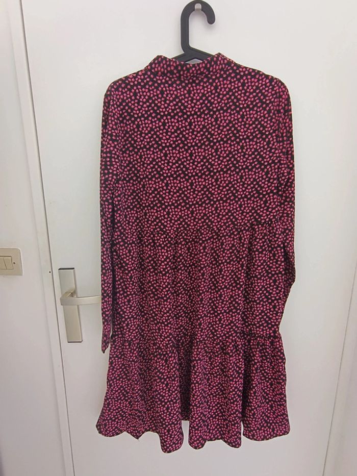 Robe chemise noire motif fleurs roses Taille 36 JDY Neuf avec étiquette - photo numéro 3