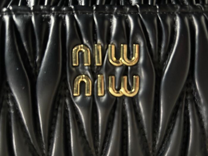 Sac miu miu noir - photo numéro 3