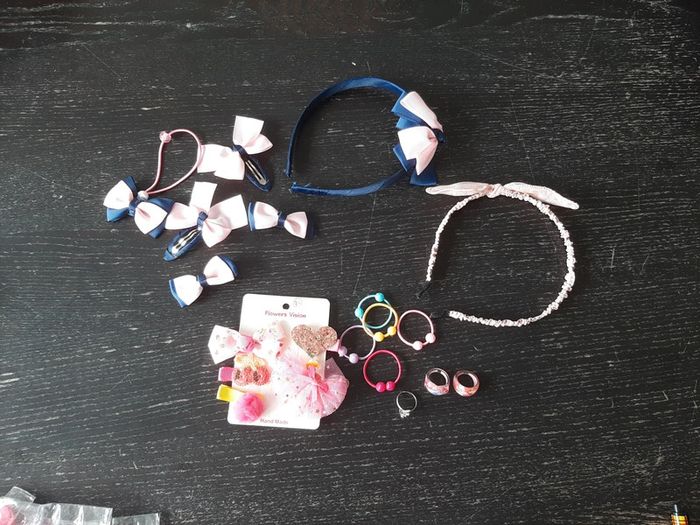 Lot cheveux et bagues