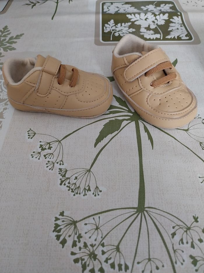 Chaussure nike et simple bébé - photo numéro 2