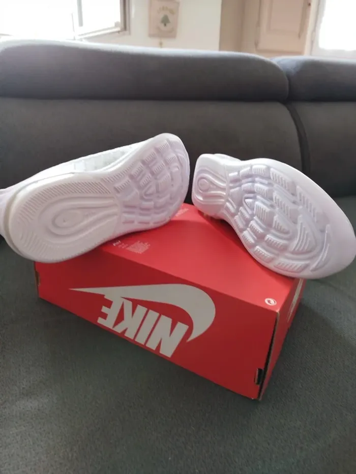 Basket fille nike air max axis lila et gris - photo numéro 7