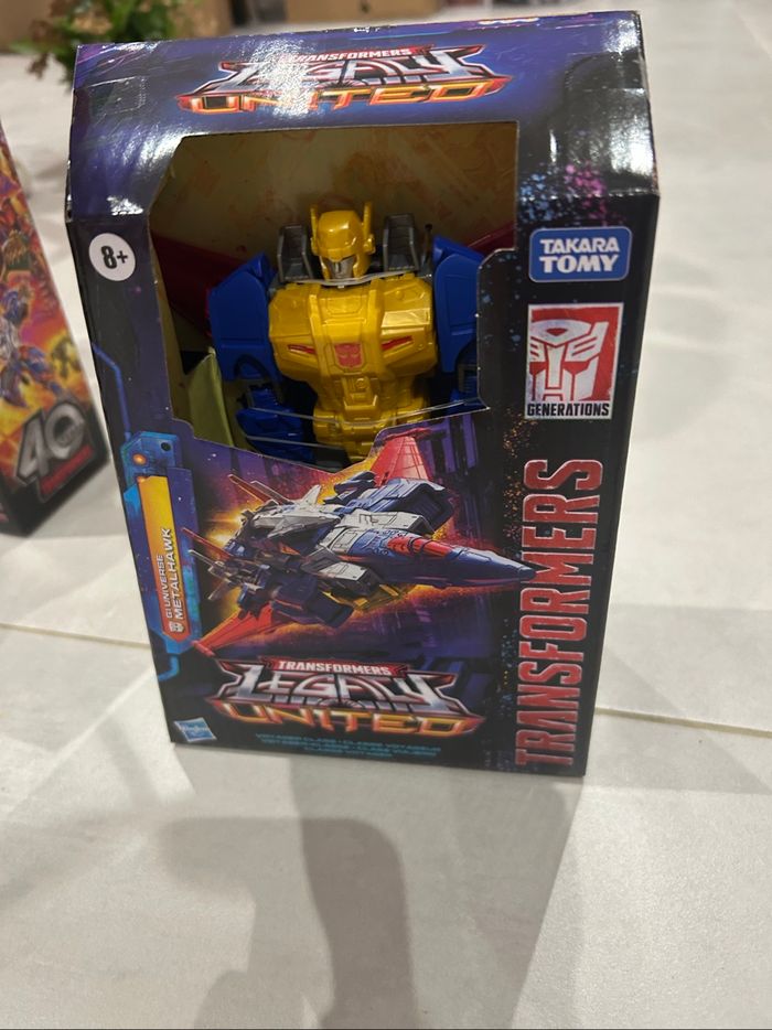 Figurine transformers g1 universe metalhawk legacy