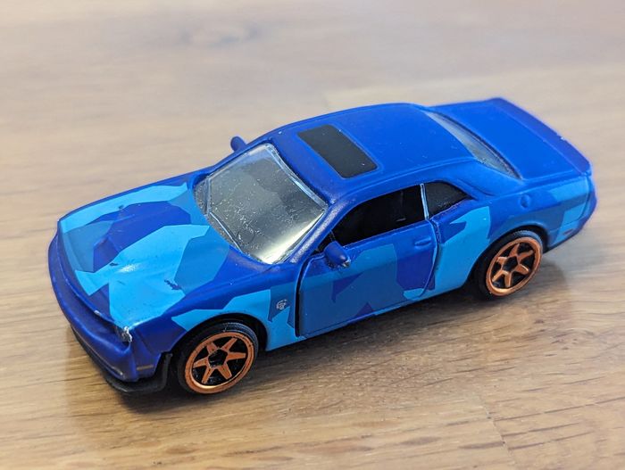 Petite voiture Majorette Dodge charger
Échelle 1/66 - photo numéro 7