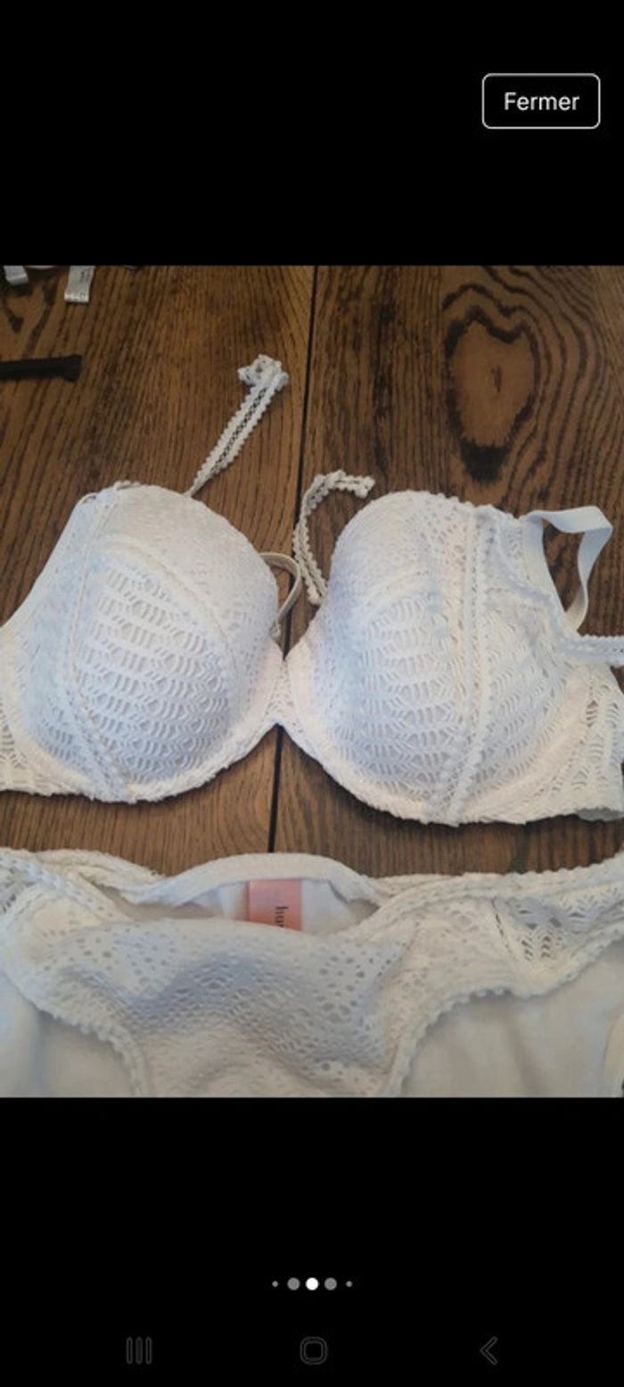 Bikini Hunkemöller haut fr/Es 95B bas L
doublé - photo numéro 11