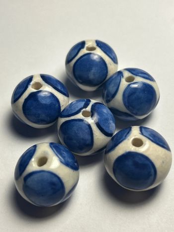 A564, 6 grosses perles en céramique env 20mm