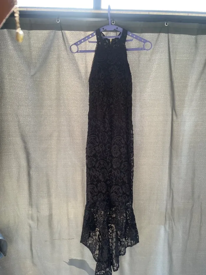 Robe longues noire en dentelle